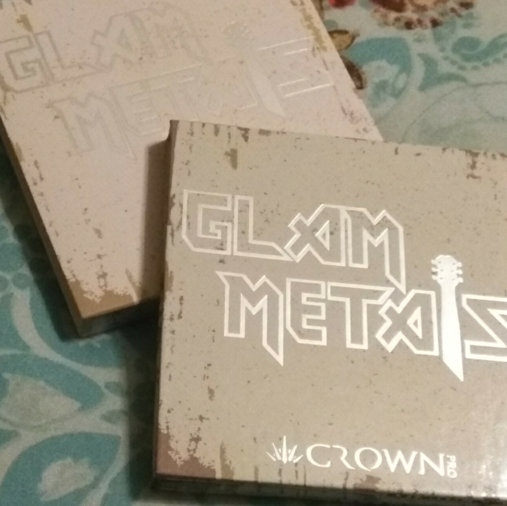 Crown Eyeshadow Palette